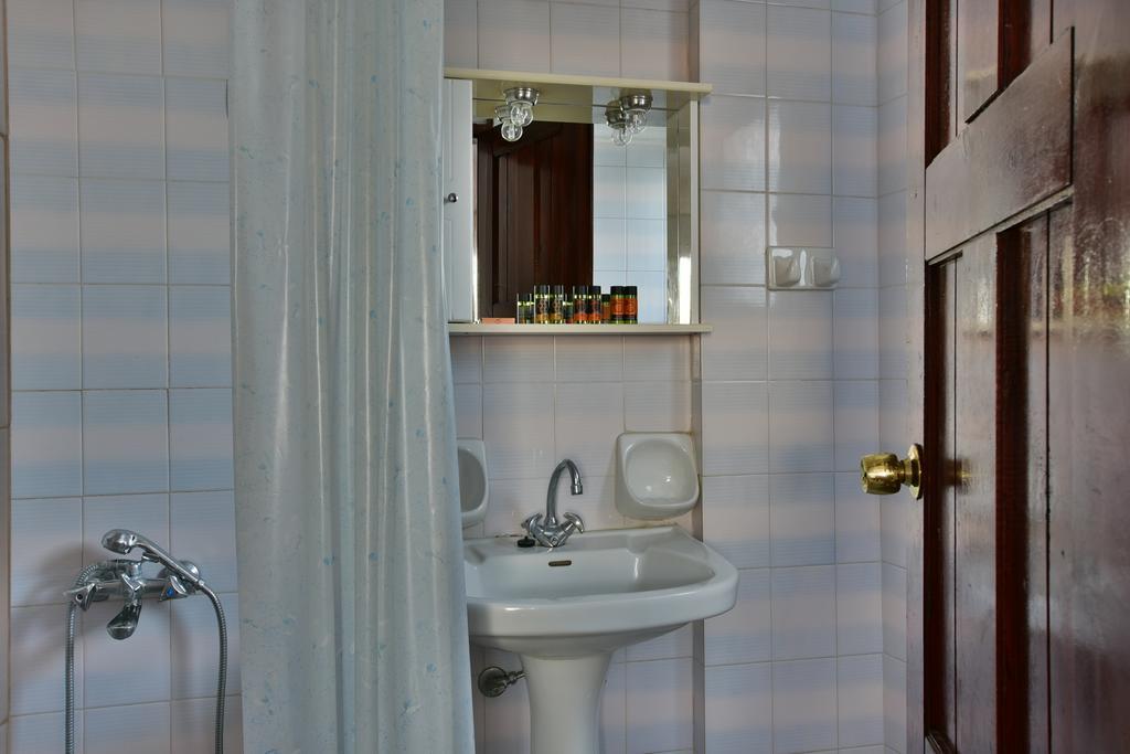 Morpheas Rooms Palaiochora Esterno foto